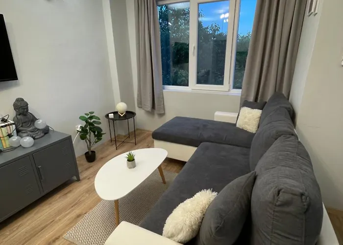 Апартаменты Quiet Comfort Walk Everywhere *