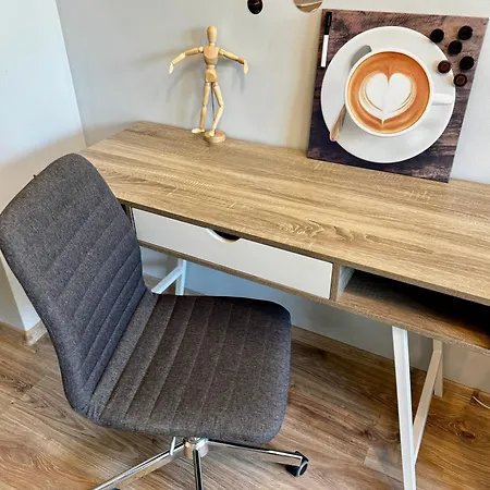 Quiet Comfort Walk Everywhere דירה וארנה