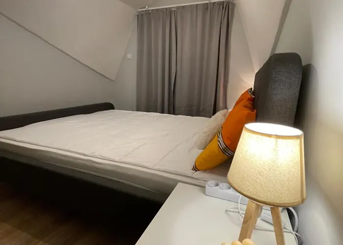 Quiet Comfort Walk Everywhere Apartment *